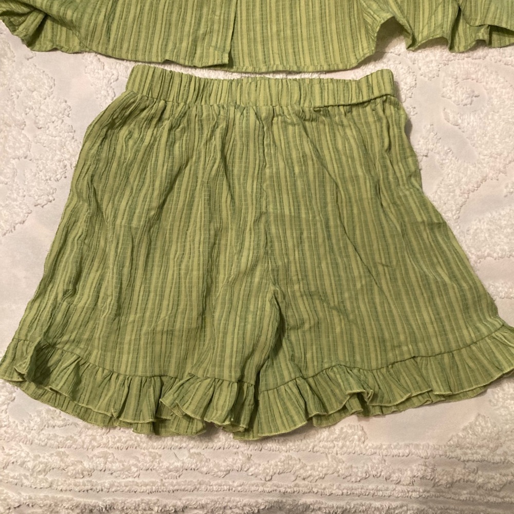 SHEIN Green 3-Piece Crop Top Shirt & Shorts Set - Picture 6 of 7